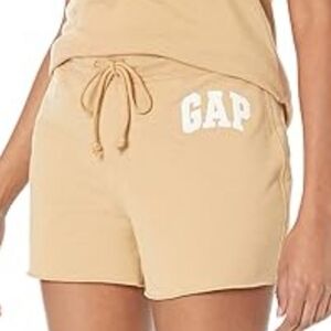 Gap logo Yellow almond cotton blend athletic shorts. Size XL. EUC